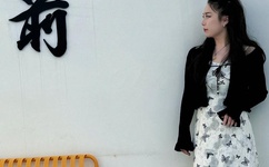 雪乳高耸激情难耐的美妇